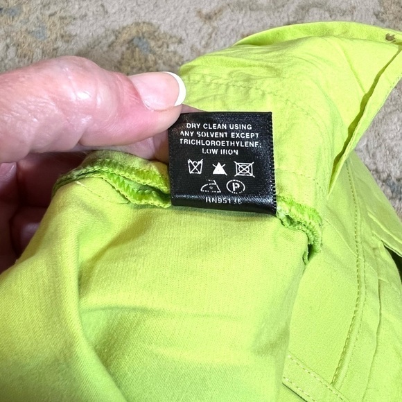 💚Layfayette 148, New York, Luxury Lime Shorts, Ex. Condition,The Gold Standard! - Picture 7 of 8